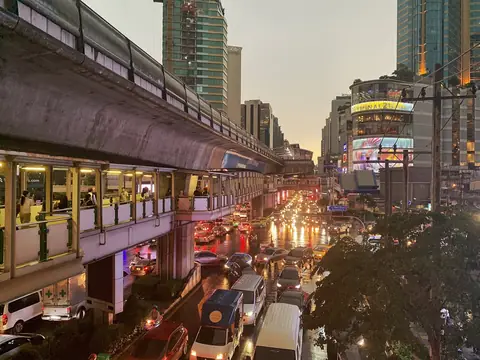 Street scene in Asok, near Moon Nuru Massage (not the venue)
