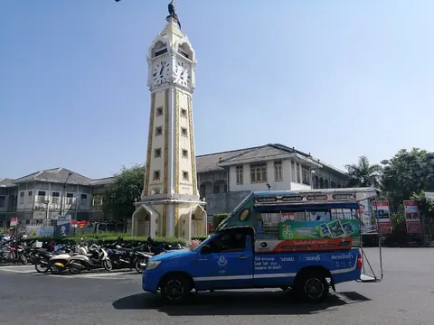 Street scene in Nonthaburi, near Zapa Spa (not the venue)