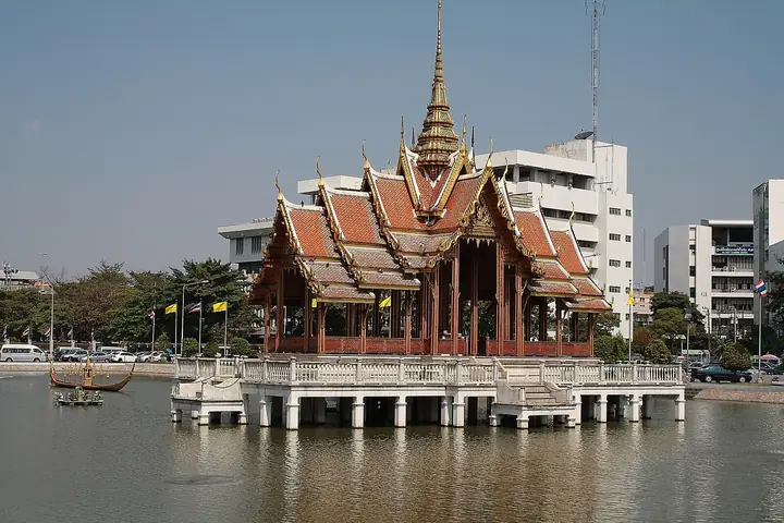 Street scene in Ramkhamhaeng, near Super Model Spa (not the venue)