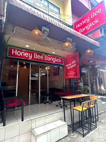 Honey Bee Massage: shopfront and sign