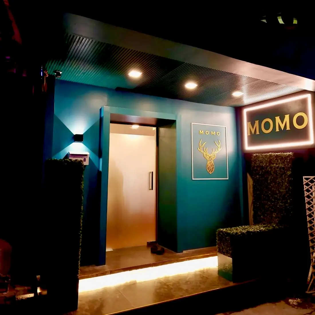 Photo: Google Maps via Google Maps Momo Massage Thonglor: entrance with the neon sign