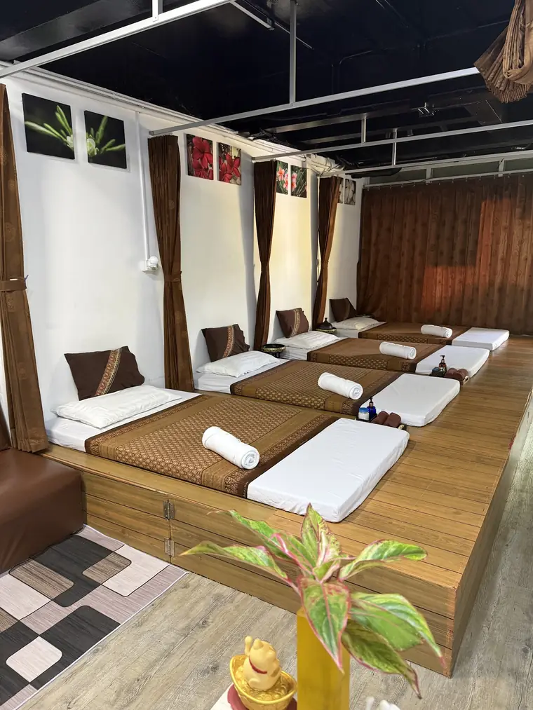 RACHAMA By Natcha Thai Massage: massage room with mattresses